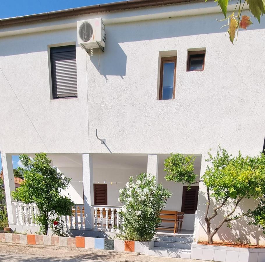 Holiday Home Jukic Pr Seline Luaran gambar
